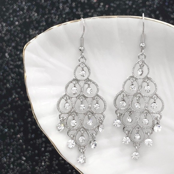 🌼 Chandelier Rhinestone Fancy Silver Dangle Earrings - Picture 1 of 2